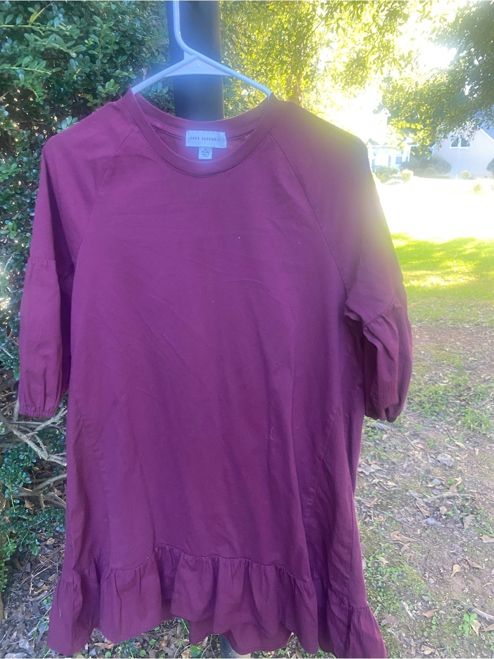 Women ' Burgundy Ruffle-Hem dress/ top